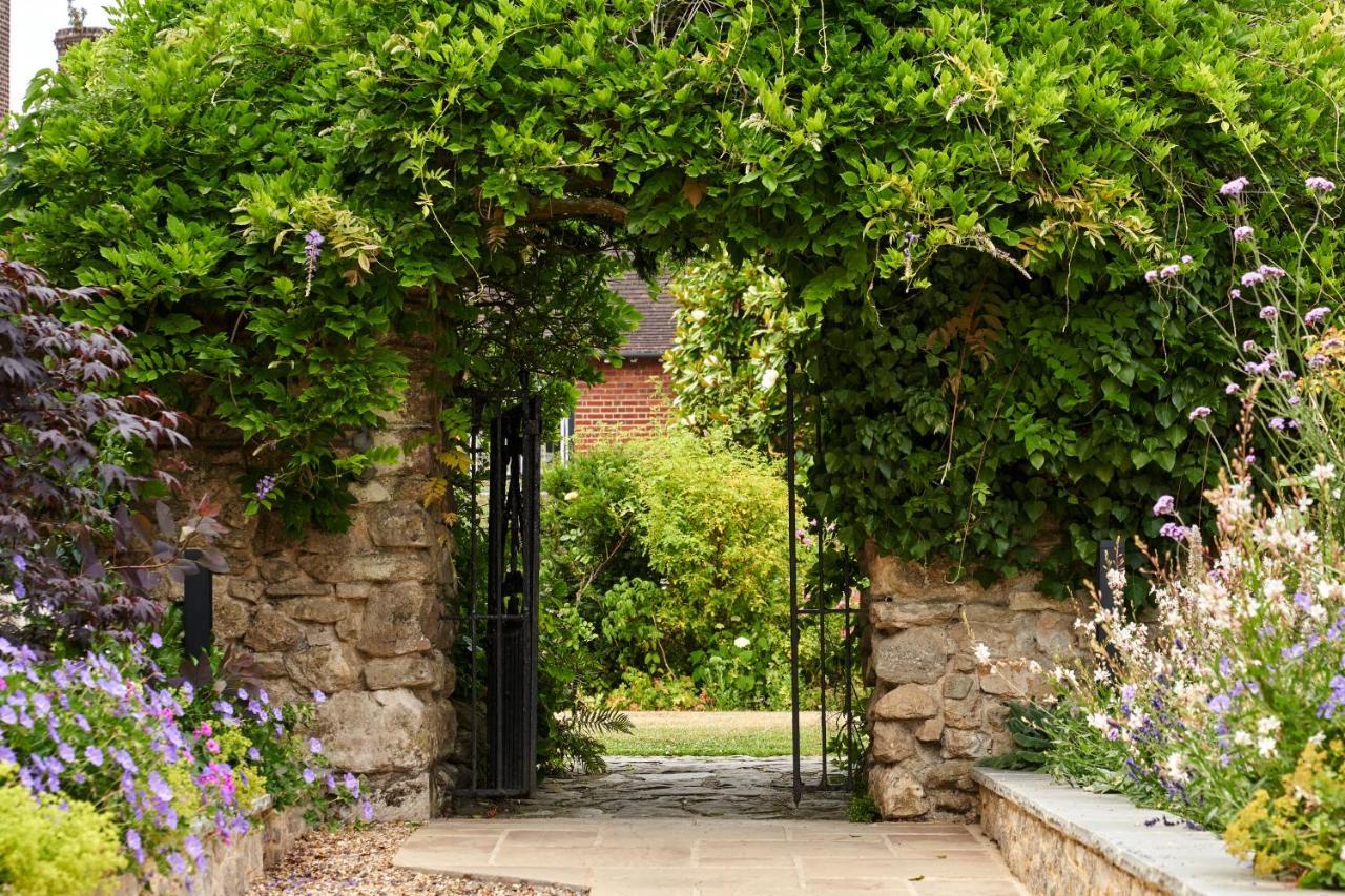 The Montagu Arms Beaulieu Exterior foto